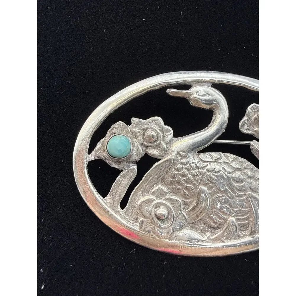 Unbranded this brooch
